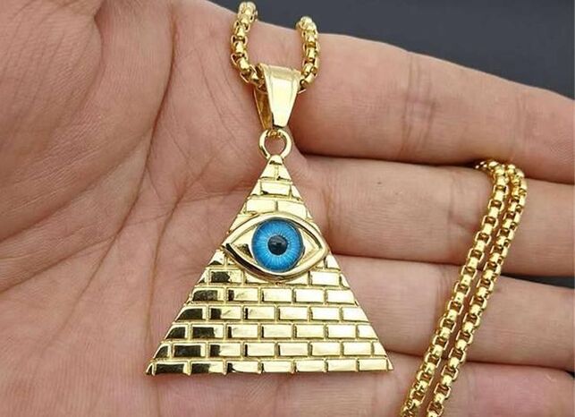 Masonic amulet (eye that sees everything) in the form of a necklace for wealth