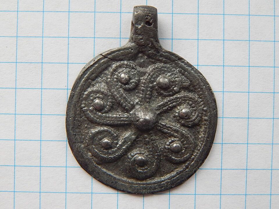 Horde amulet for money