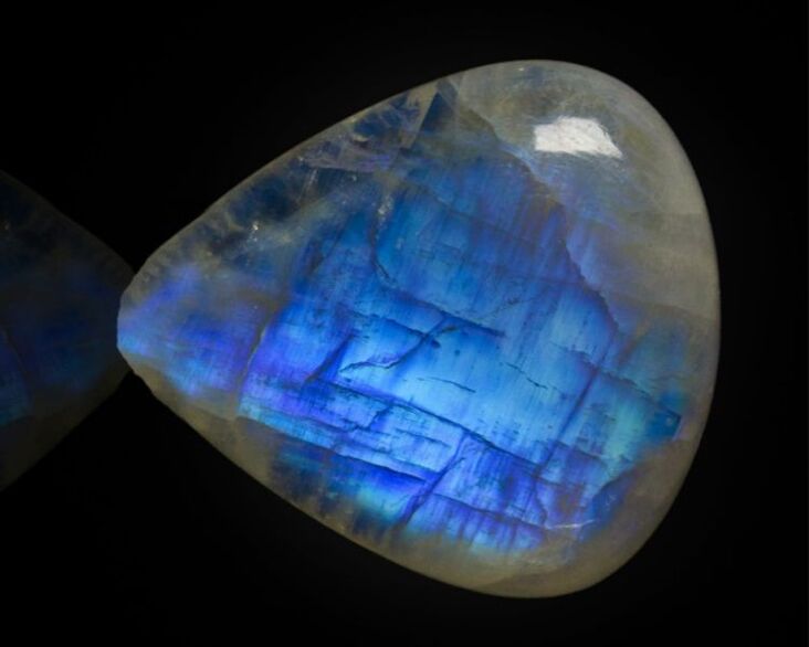 moonstone to attract wealth