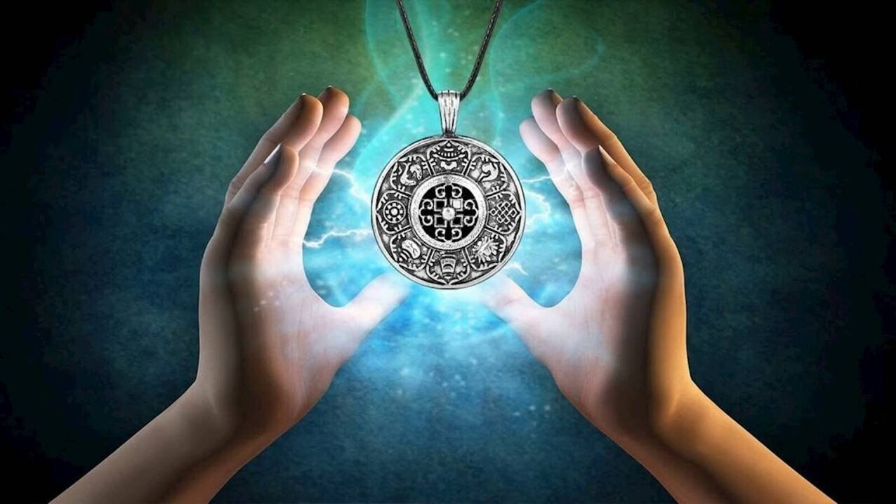 amulet to attract money